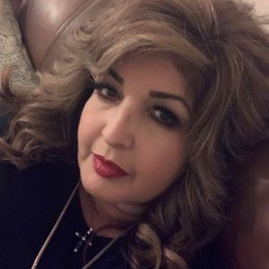 Meet your Posher, Edna